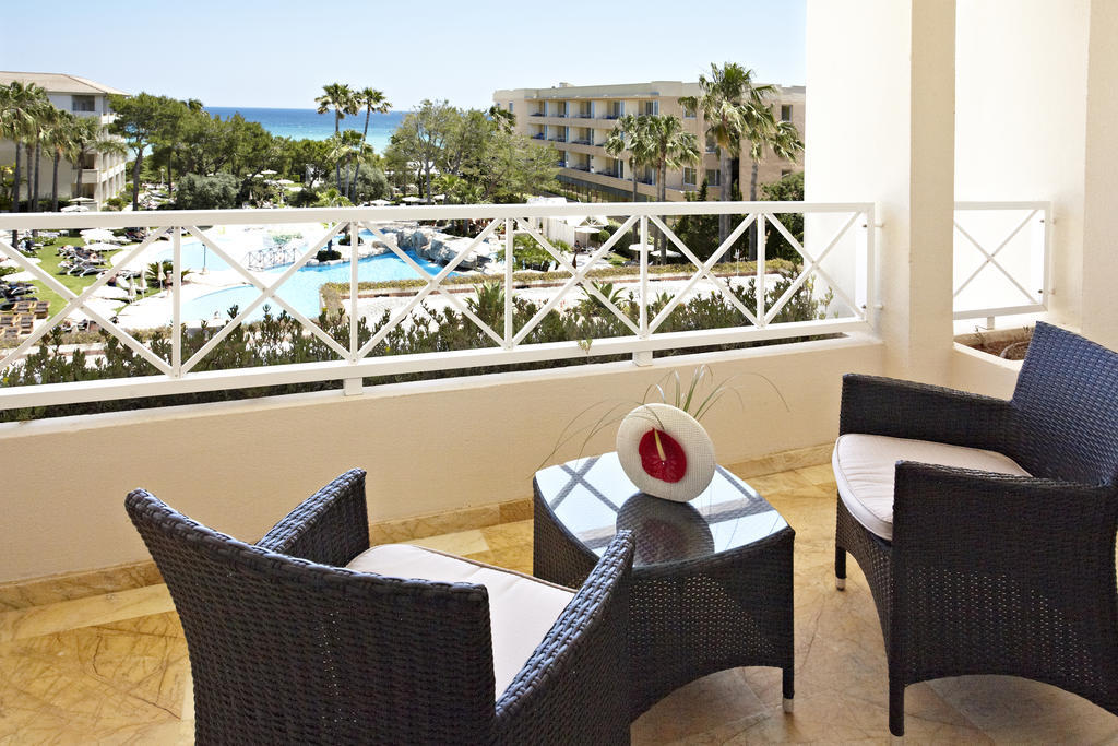 Grupotel Parc Natural & Spa Playa de Muro  Room photo A balcony at the Hilton Nicosia