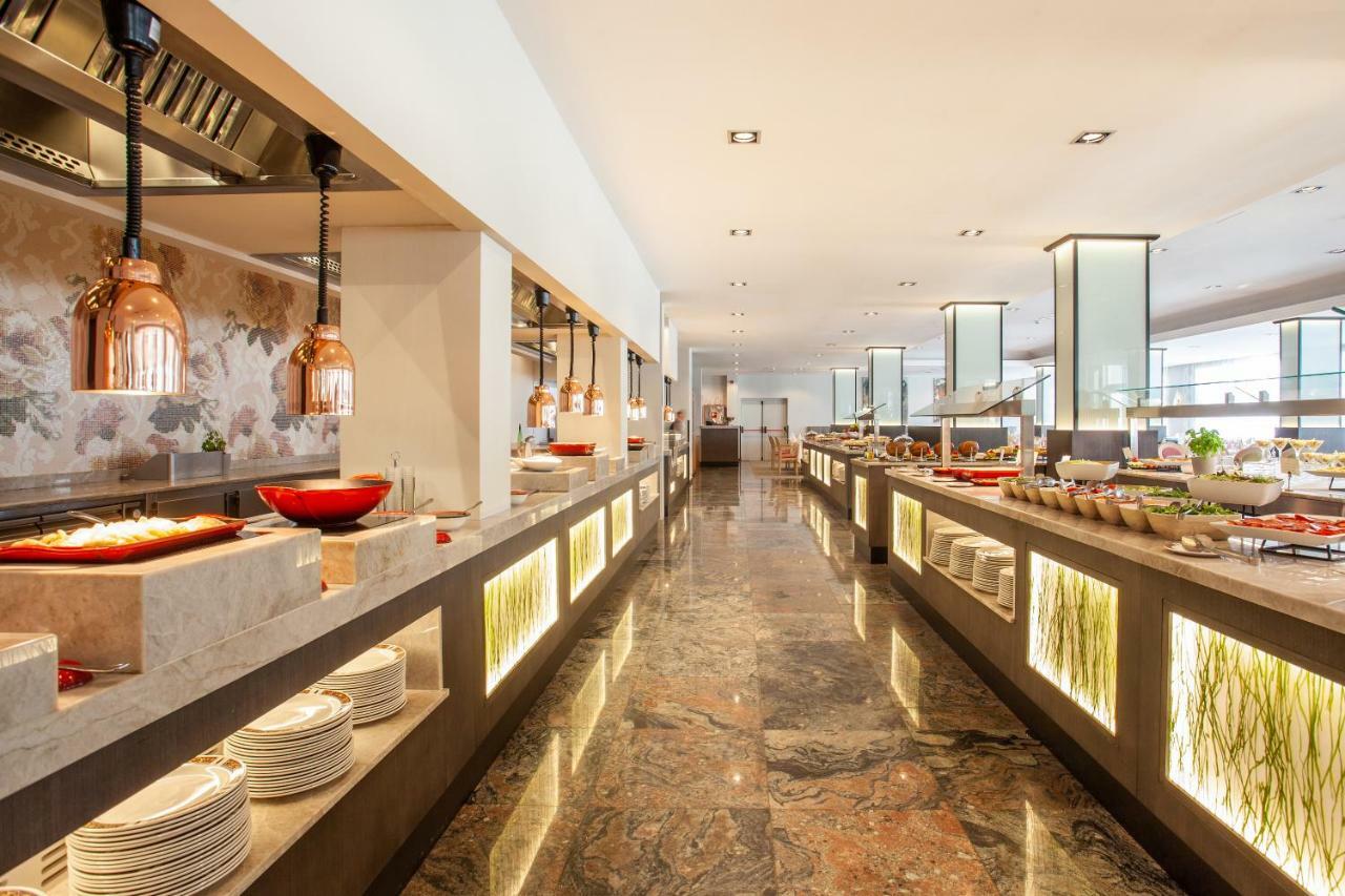 Grupotel Parc Natural & Spa Playa de Muro  Exterior photo The buffet at the hotel